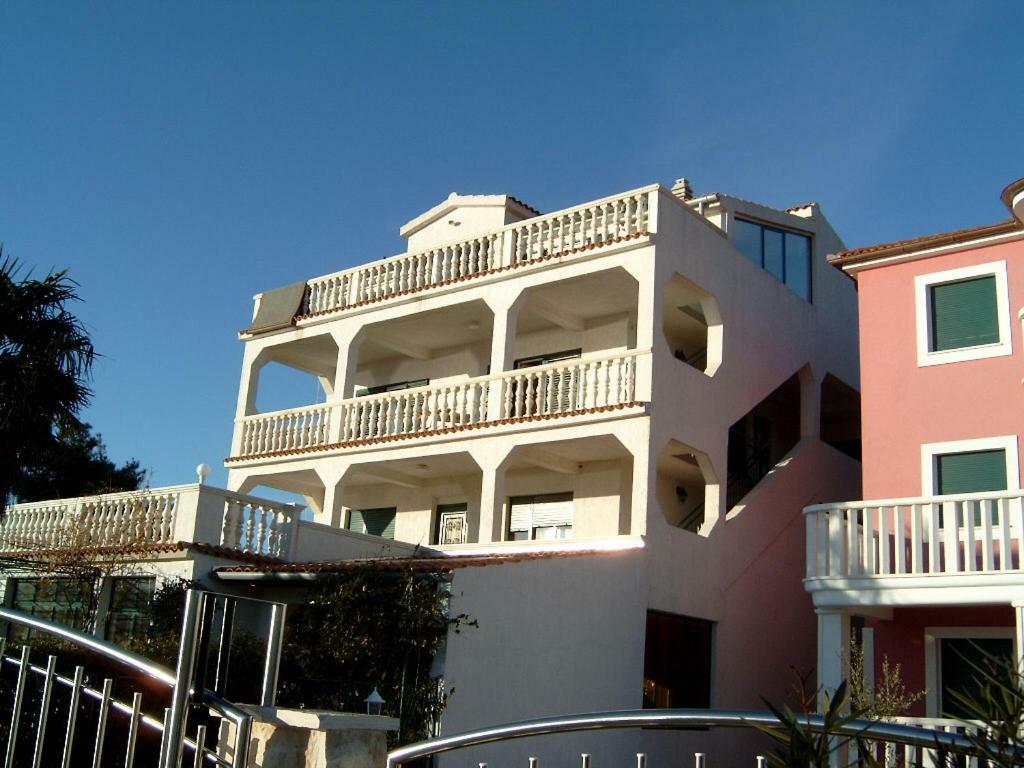 פירובאץ Apartments Jelusic מראה חיצוני תמונה